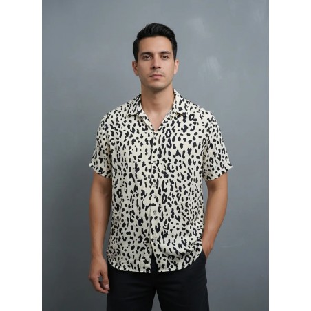 قميص قصير الأكمام بنقشة الفهد للرجال