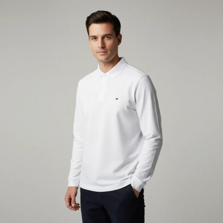 قميص بولو أبيض كلاسيكي بأكمام طويلة